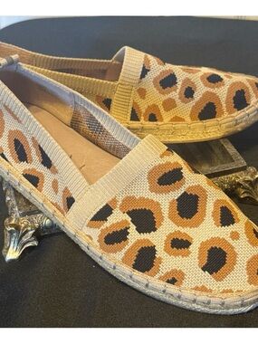 Leopard Print Espadrille Slip On Flats DELITAN Size 8.5